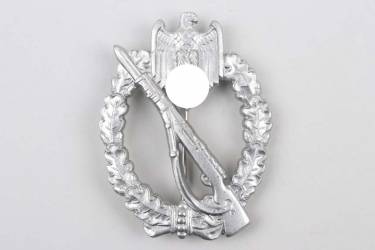 Infantry Assault Badge in Silver - mint