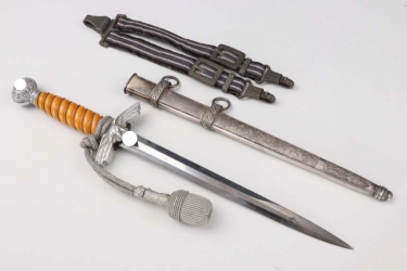 Luftwaffe officer's dagger with hangers and portepee - SMF