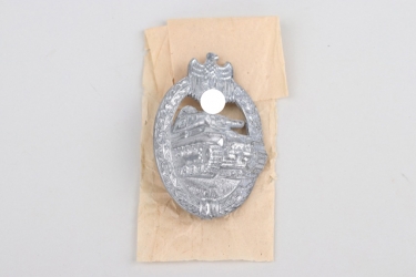Tank Assault Badge in Silver "RK" with wrapping paper - mint 1-