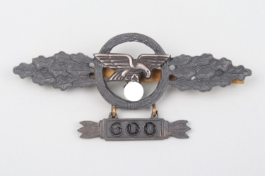 Squadron Clasp for Transport Pilots in Gold with "600" pendant