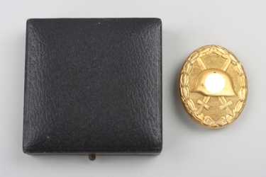 Wound Badge in Gold with case of issue