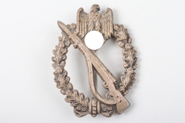 Infantry Assault Badge in Silver "FLL"