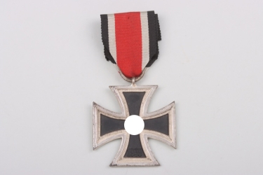 Lt. Petersen - 1939 Iron Cross 2nd Class - 100