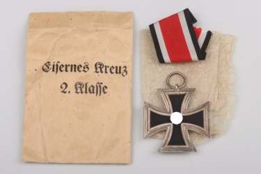 1939 Iron Cross 2nd Class with bag of issue - 24
