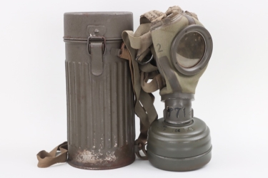 Wehrmacht gas mask with RLB can - DRAEGER
