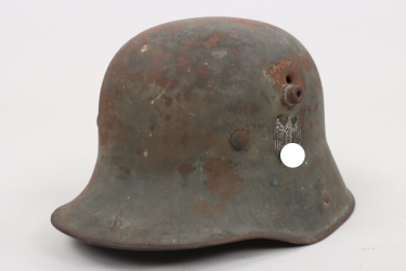 Heer M16 single helmet (battle damaged)