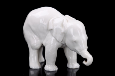 Allach porcelain No.3 - Elephant standing