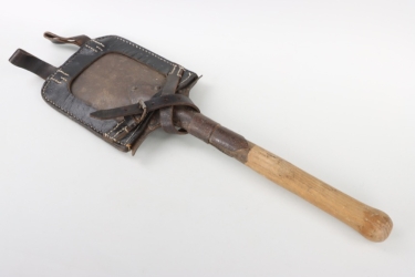 Wehrmacht spade with cover - kkd 1943