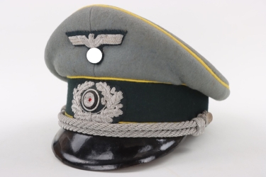 Heer signals visor cap for officers