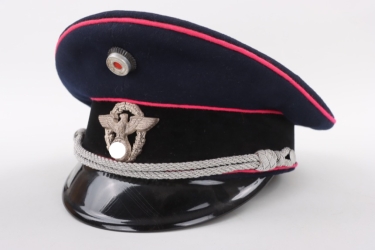 Fire brigade visor cap for an officer