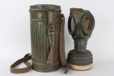 Wehrmacht gas mask with camo can