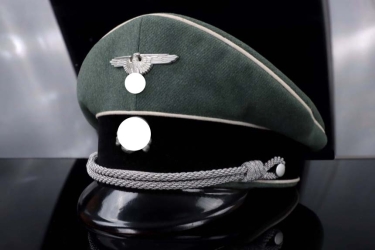 Waffen-SS "Junkerschule Tölz" graduates visor cap