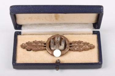 Wachtmeister Lämmer - Squadron Clasp for Bomber Pilots in Bronze in case - RSS