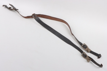Luftwaffe belt support strap (y-strap)