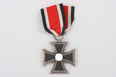 1939 Iron Cross 2nd Class. Maker marked 98 Souval.