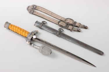 M35 Heer officer's dagger to Lt. Wolffen "Pz.Rgt.11" with hangers and portepee - Büchel