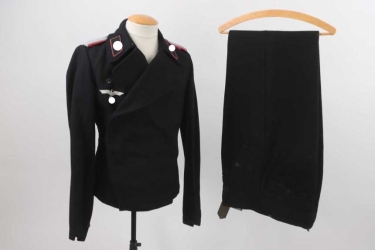 Heer Panzer wrapper and trousers for a Leutnant