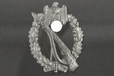 Infantry Assault Badge in Silver - BSW (crimped)