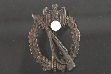 Infantry Assault Badge in Silver "G.B."