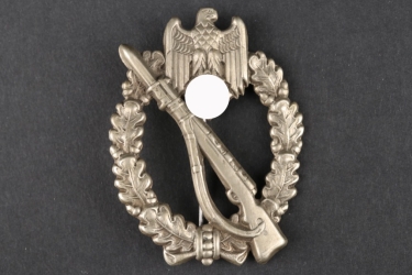 Infantry Assault Badge in Silver - Juncker
