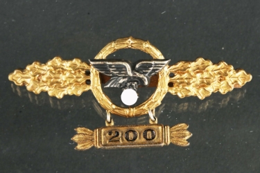 Squadron Clasp for Transport Pilots in Gold with 200 of Mission pendant