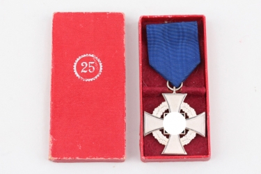 25 years Faithful Service Cross in case 