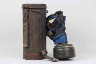 Wehrmacht gas mask in can - frn43