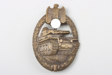 Tank Assault Badge in Bronze  "KWM"