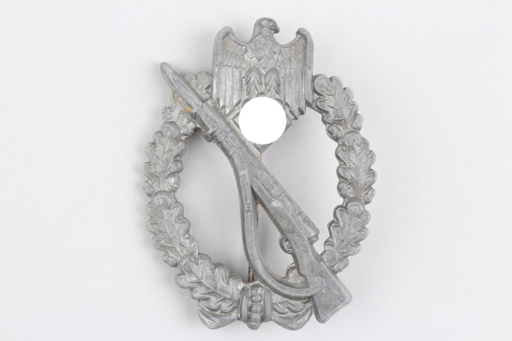 Infantry Assault Badge in silver FLL 