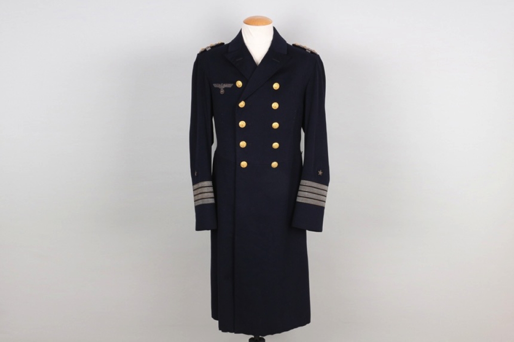 Kriegsmarine frock coat for a Kapitän z.S. 