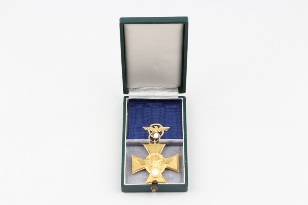 Police 25 years Service Award in case 