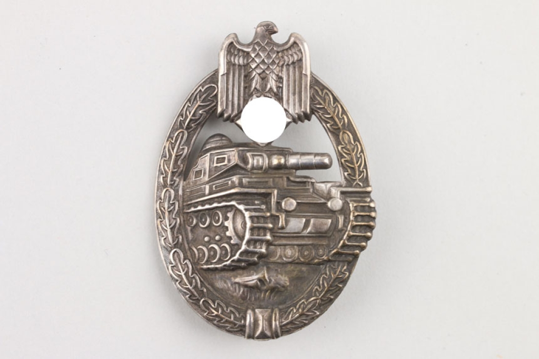 Tank Assault Badge in silver - tombak 