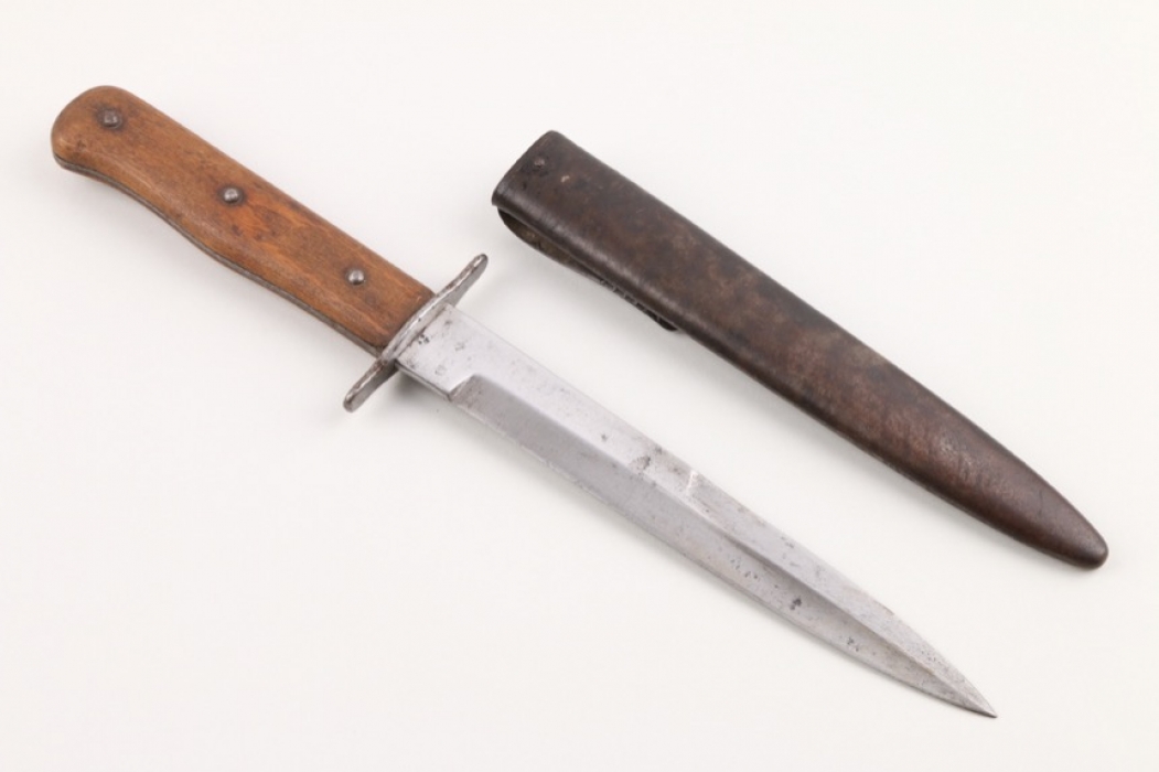 Luftwaffe trench knife - stamped