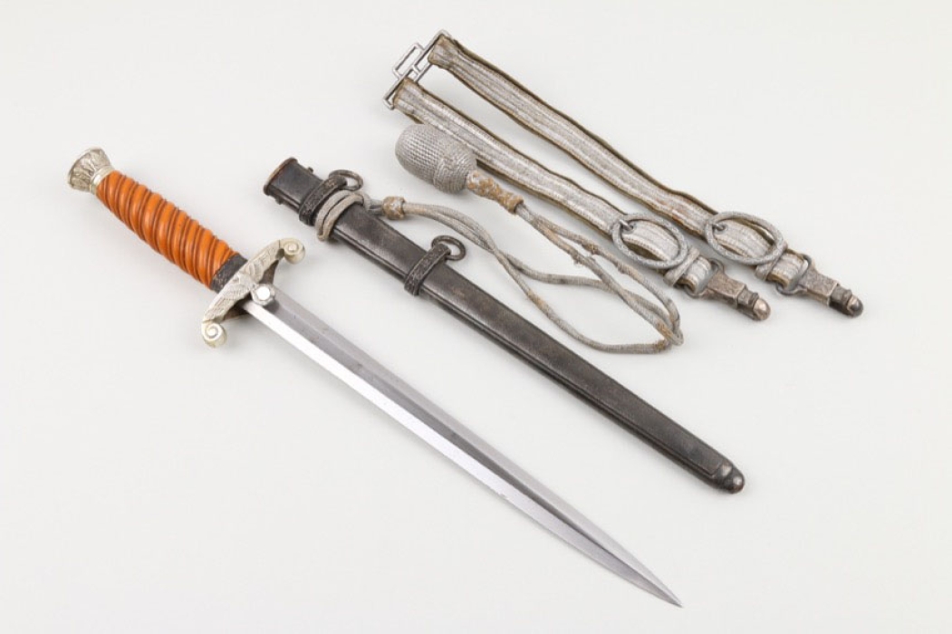 Engraved Heer officer's dagger (Puma) with hanger 
