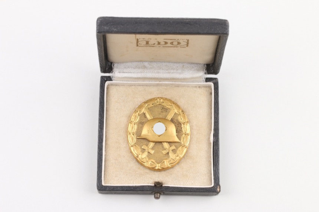 Wound Badge in gold in LDO case