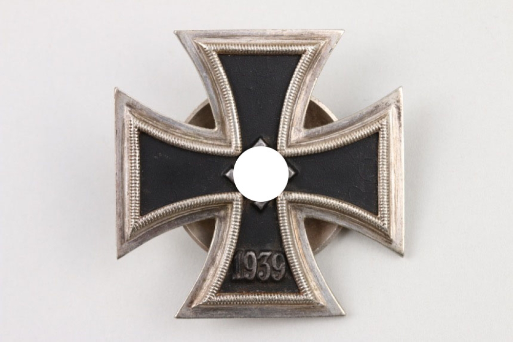 1939 Iron Cross 1st Class on screw-back - L/13 