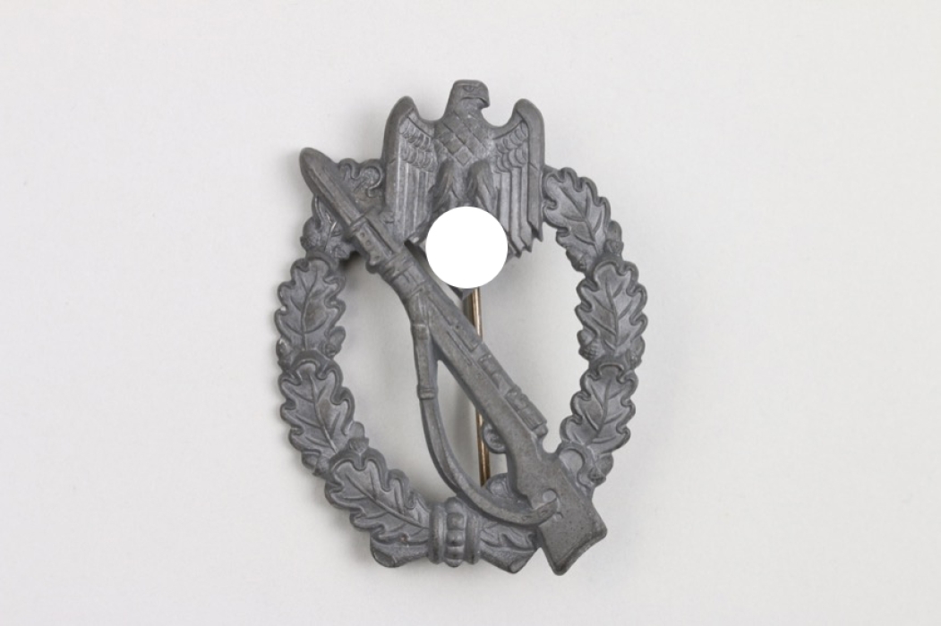 Infantry Assault Badge in silver