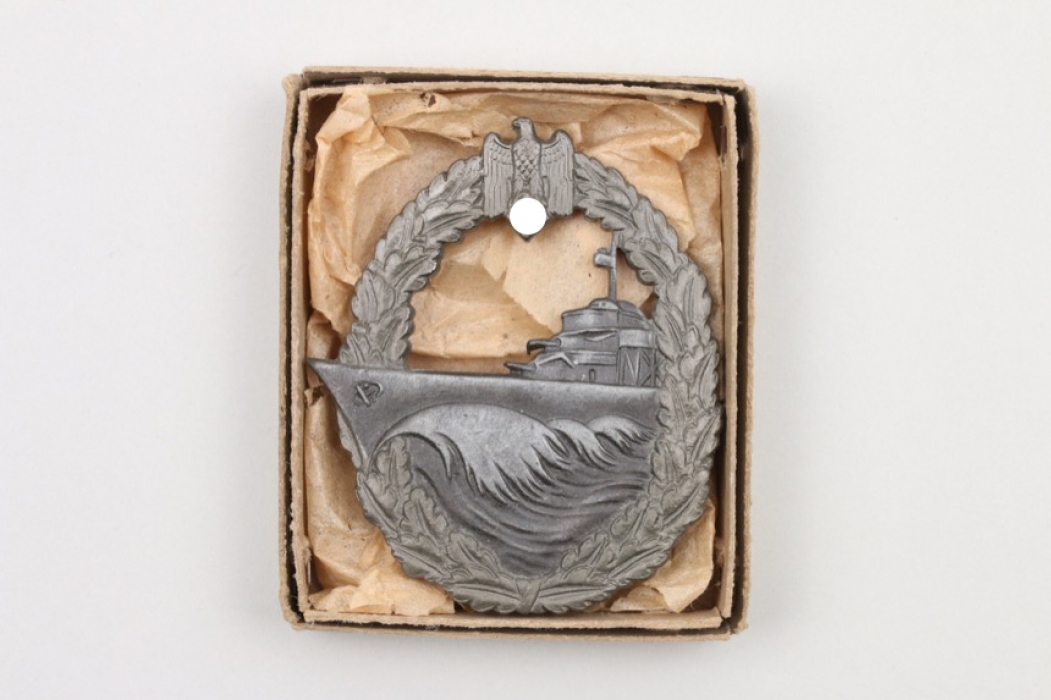 Destroyer War Badge in case 