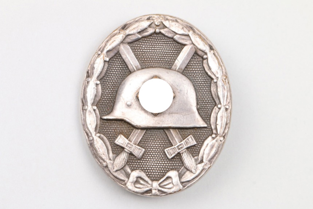 Wound Badge in silver - L/21 (tombak)