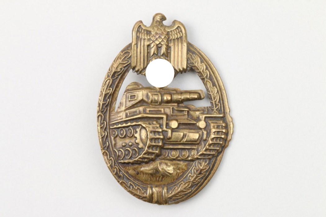 Tank Assault Badge in bronze (tombak)