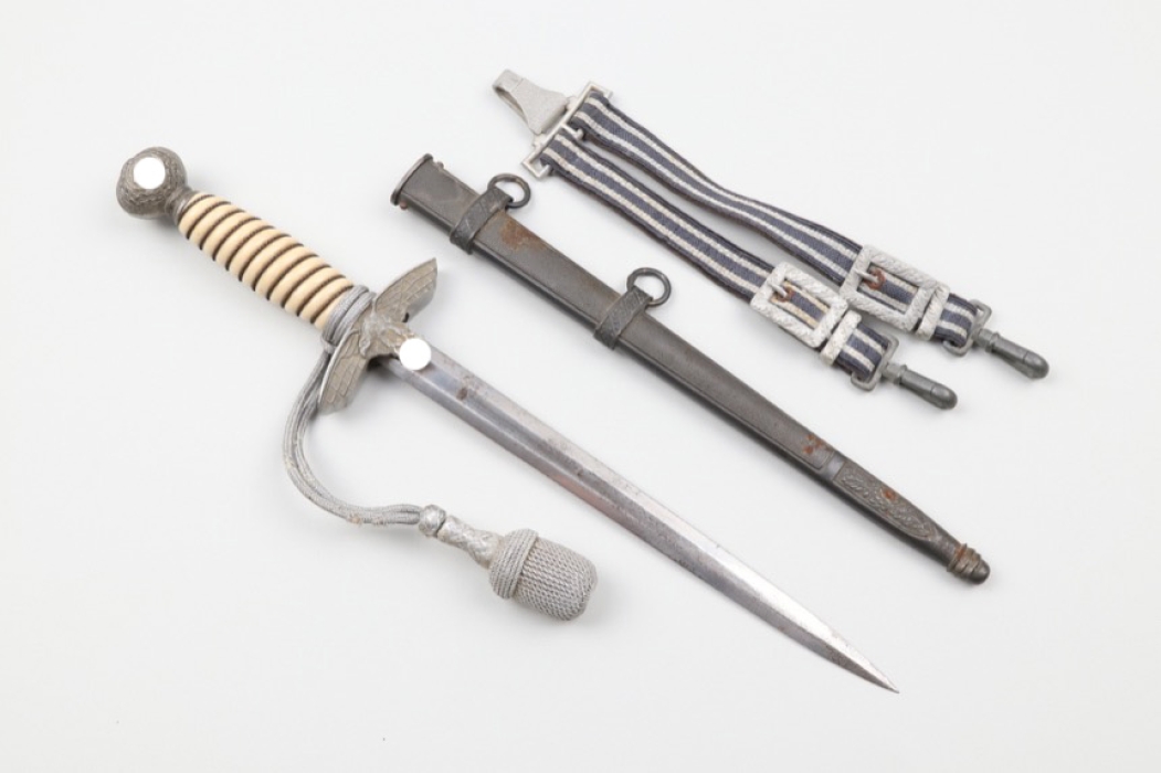 Luftwaffe officer's dagger (Spitzer) with hangers