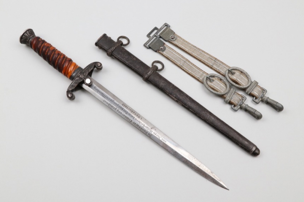 Heer etched officer's dagger (Eickhorn) with hangers