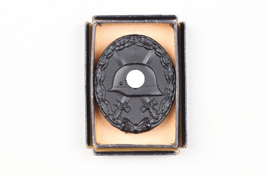 Wound Badge in black with LDO case