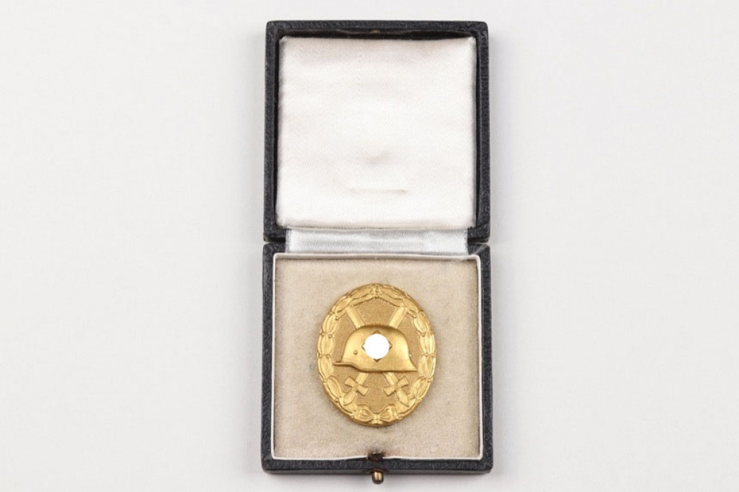Lt. Vögerl - Wound Badge in gold in case