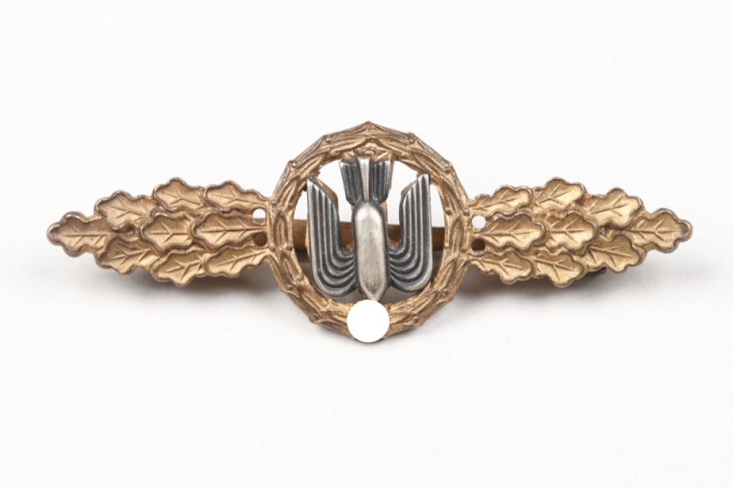 Lt. Vögerl - Squadron Clasp for Kampfflieger in gold