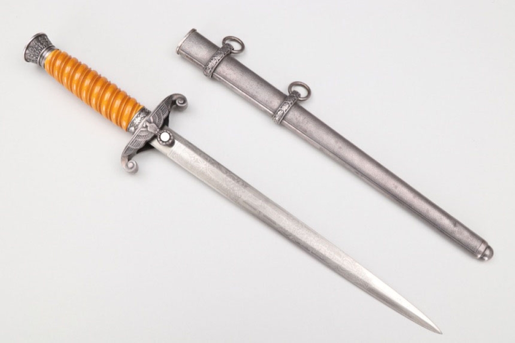 Heer officer's dagger with etched blade