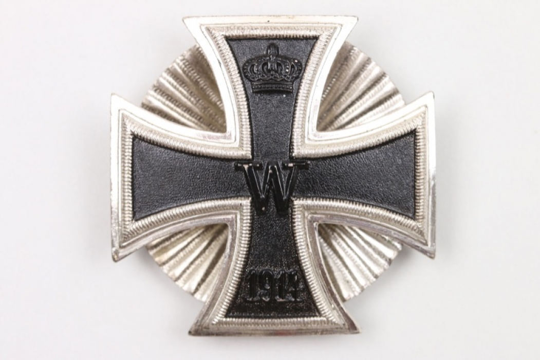 1914 Iron Cross 1st Class with clamshell screw-back