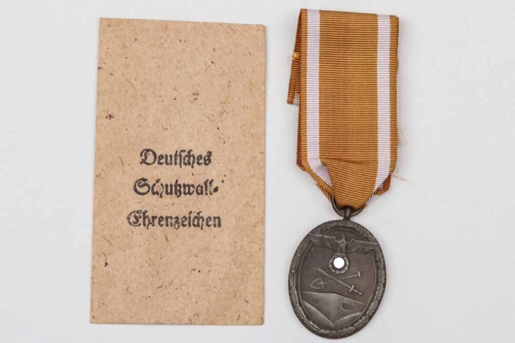 Westwall Medal in POELLATH bag