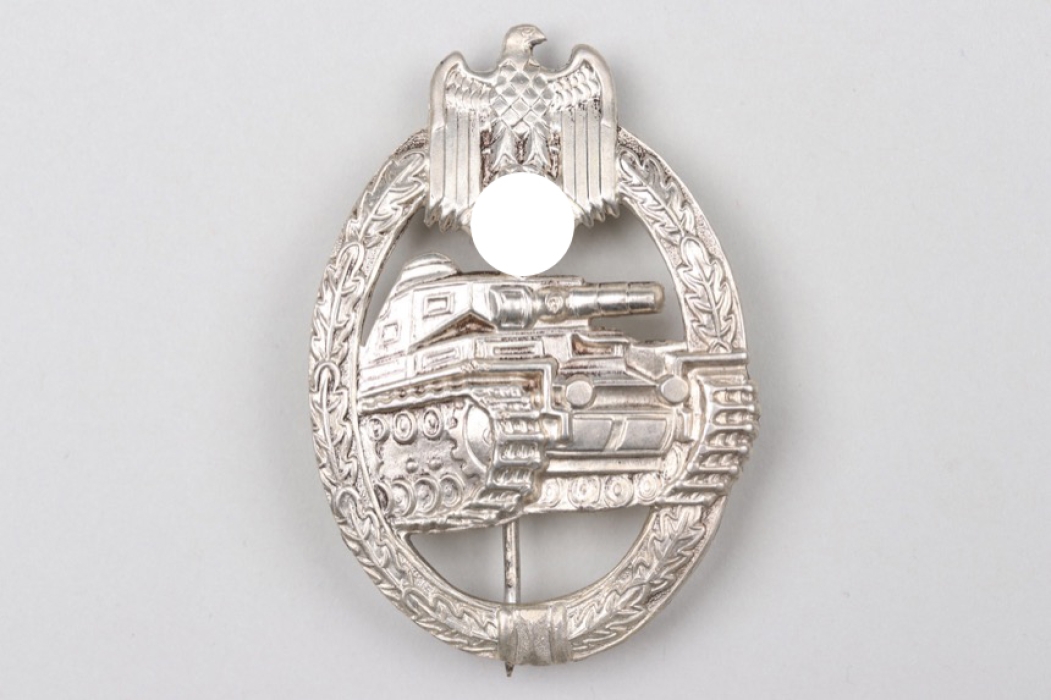 Tank Assault Badge in silver - full cut-out