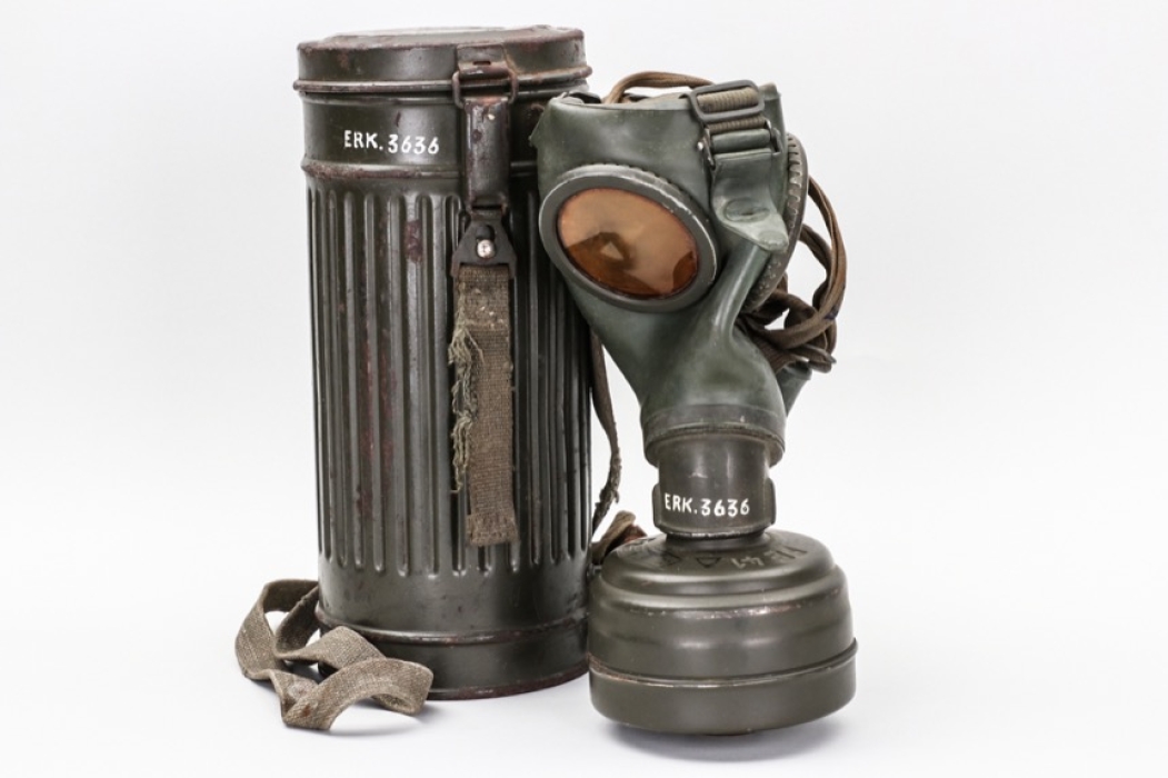 Wehrmacht gas mask in can - named